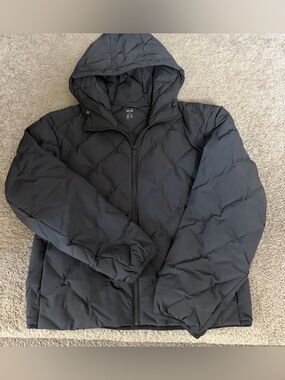 Uniqlo women’s Black Hooded Puffer Jacket - Quilted Insulated Coat